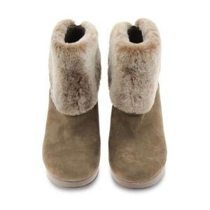 UGG  Chestnut Dandylion Boots/Booties